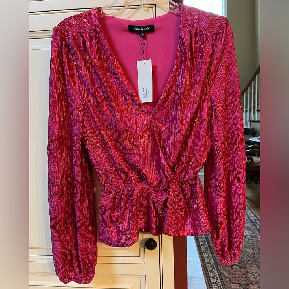STRUT & BOLT Fuschia Blouse Size Small